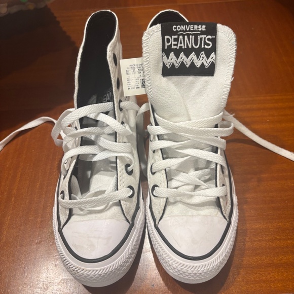 Snoopy Converse - Picture 2 of 7